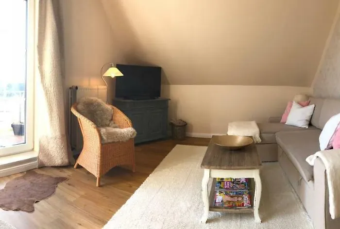 Gemuetliche Mit Balkon Und Stellplatz Daire