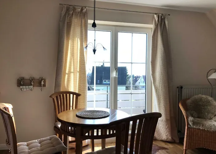 Gemuetliche Mit Balkon Und Stellplatz